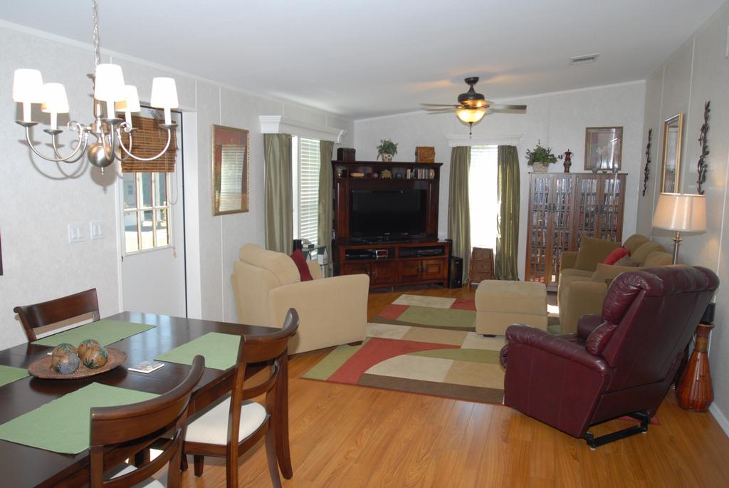 Maplewood Village MHP Cocoa FL 32926 3216366061